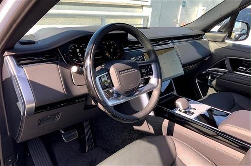 2025 Land Rover Range Rover P400 SE 7 Seat