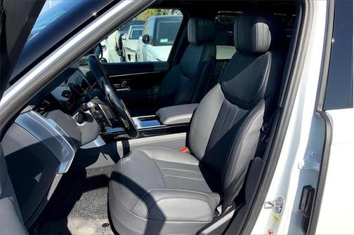 2025 Land Rover Range Rover P400 SE 7 Seat