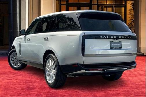 2025 Land Rover Range Rover P400 SE 7 Seat