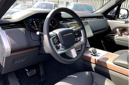 2025 Land Rover Range Rover P400 SE 7 Seat