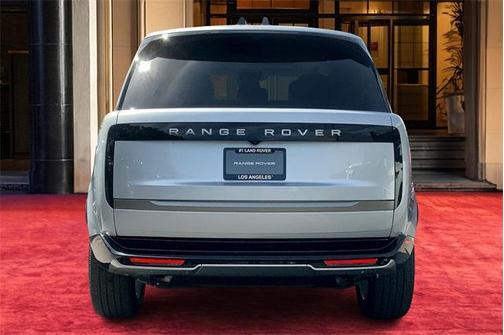 2025 Land Rover Range Rover P400 SE 7 Seat