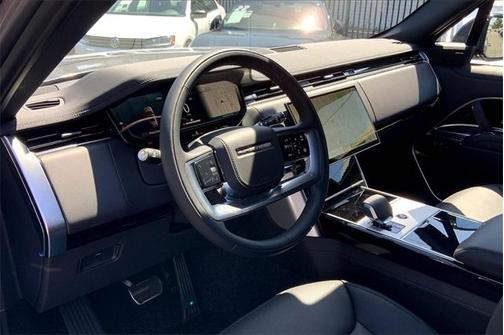 2025 Land Rover Range Rover P400 SE