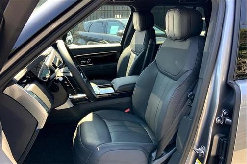 2025 Land Rover Range Rover P400 SE