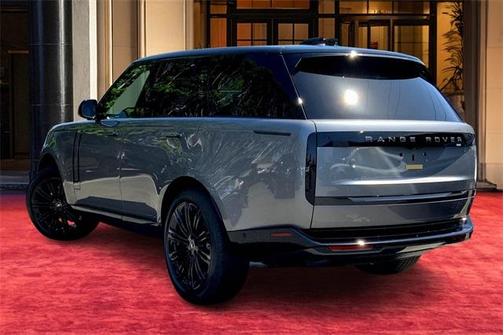 2025 Land Rover Range Rover P400 SE