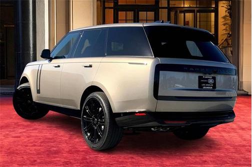 2025 Land Rover Range Rover P530 SE