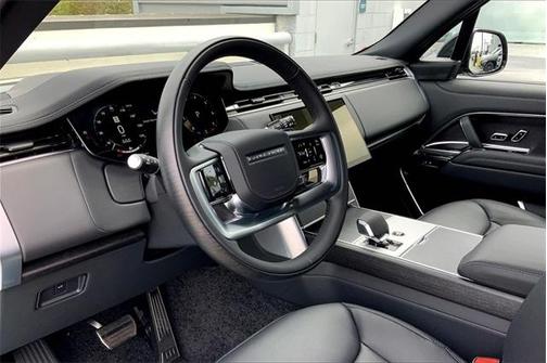 2025 Land Rover Range Rover P400 SE