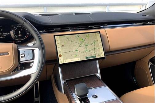 2025 Land Rover Range Rover P550e SE