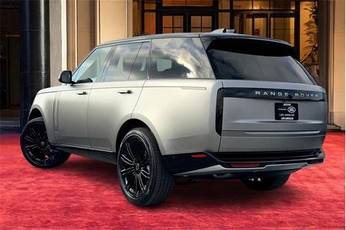 2025 Land Rover Range Rover P400 SE
