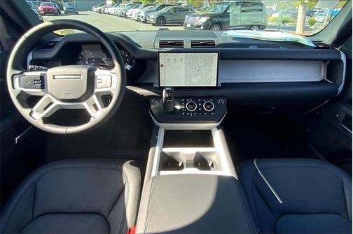 2025 Land Rover Defender P400 X-Dynamic SE