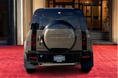 2025 Land Rover Defender P400 X-Dynamic SE