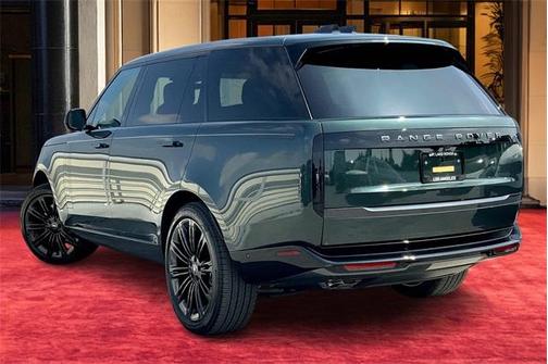 2025 Land Rover Range Rover P530 SE 7 Seat