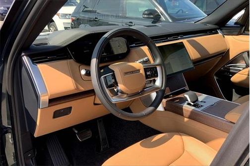 2025 Land Rover Range Rover P530 SE 7 Seat