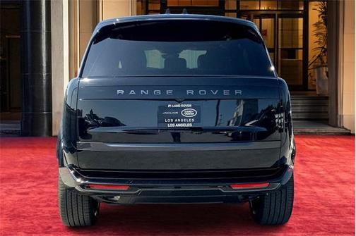 2025 Land Rover Range Rover P400 SE 7 Seat