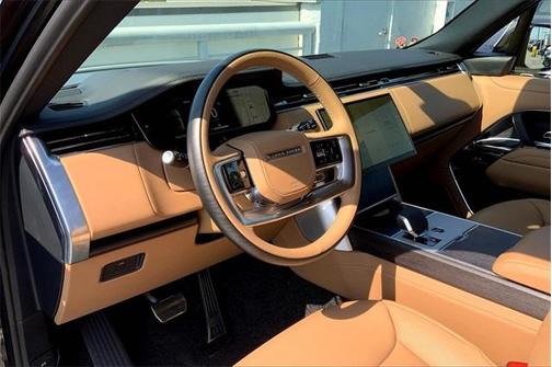 2025 Land Rover Range Rover P400 SE 7 Seat