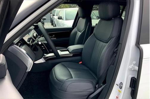 2025 Land Rover Range Rover P400 SE 7 Seat