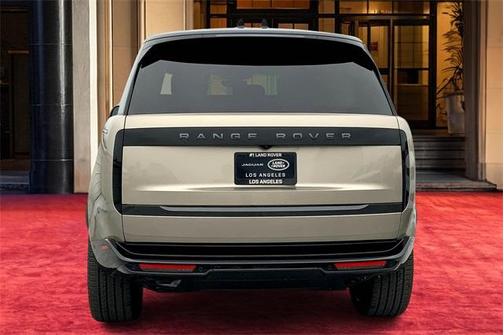 2025 Land Rover Range Rover P550e SE