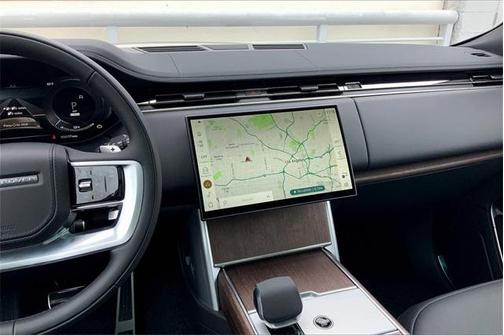 2025 Land Rover Range Rover P550e SE