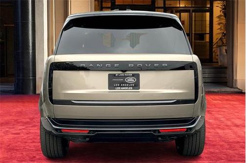 2025 Land Rover Range Rover P530 SE 7 Seat