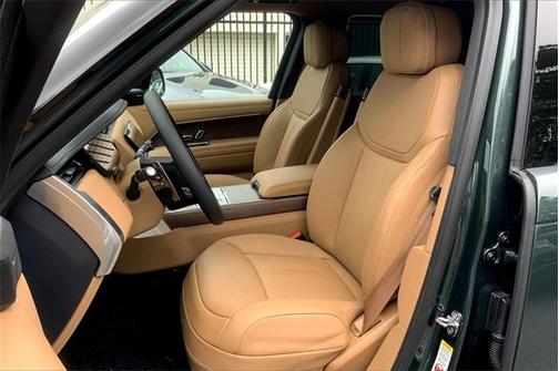 2025 Land Rover Range Rover P550e SE