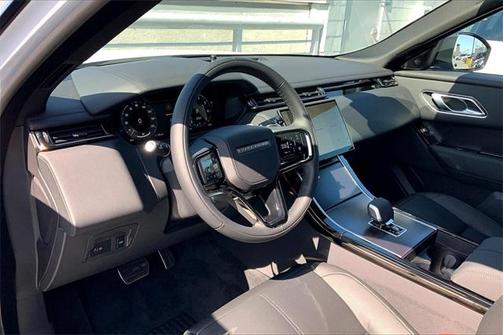 2026 Land Rover Range Rover Velar P250 Dynamic SE