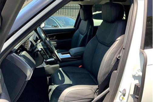 2025 Land Rover Range Rover P400 SE