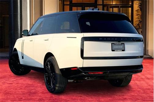 2025 Land Rover Range Rover P530 SE