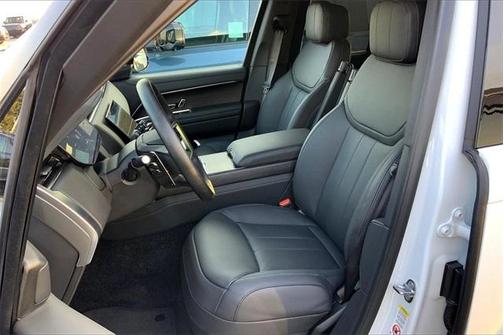 2025 Land Rover Range Rover P530 SE
