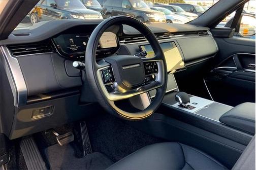 2025 Land Rover Range Rover P530 SE