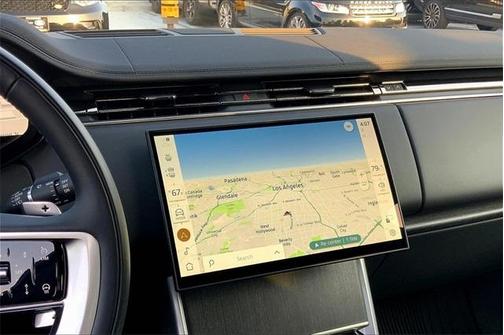 2025 Land Rover Range Rover P530 SE