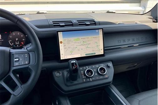 2025 Land Rover Defender P400 X-Dynamic SE
