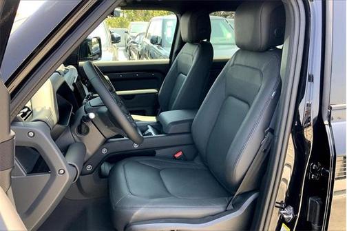 2025 Land Rover Defender P400 X-Dynamic SE