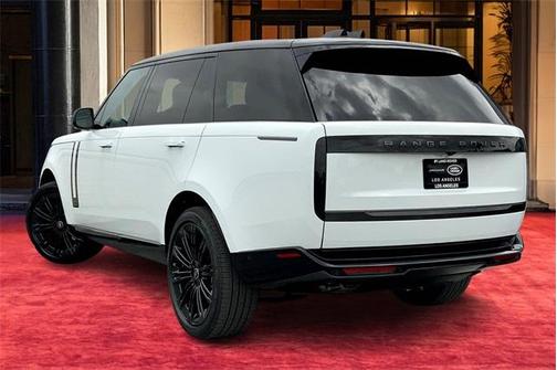 2025 Land Rover Range Rover P530 SE 7 Seat