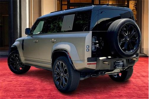 2025 Land Rover Defender V8