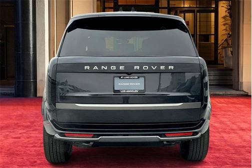 2025 Land Rover Range Rover P530 SE 7 Seat