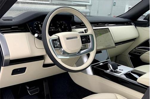 2025 Land Rover Range Rover P530 SE