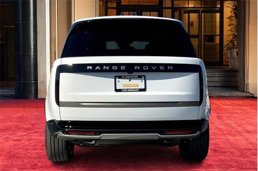 2025 Land Rover Range Rover P530 SE