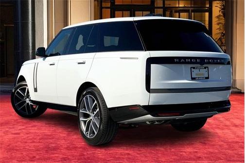 2025 Land Rover Range Rover P530 SE