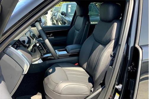 2025 Land Rover Range Rover P400 SE