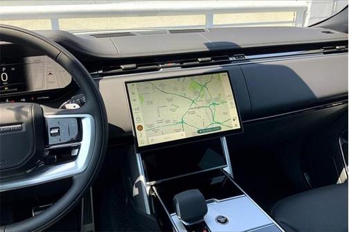 2025 Land Rover Range Rover P400 SE