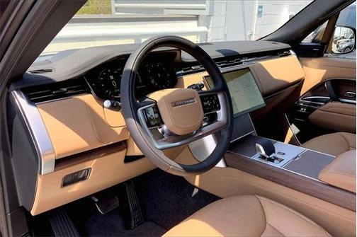 2025 Land Rover Range Rover P400 SE