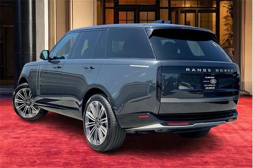 2025 Land Rover Range Rover P400 SE