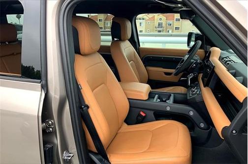 2023 Land Rover Defender 110 V8