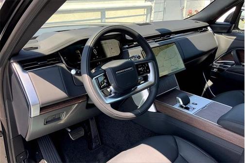 2025 Land Rover Range Rover P530 SE