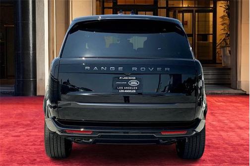 2025 Land Rover Range Rover P530 SE