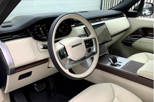 2025 Land Rover Range Rover P530 SE