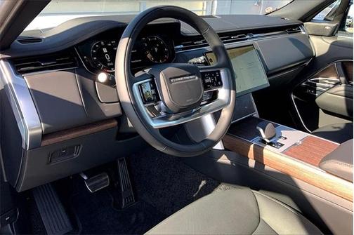 2025 Land Rover Range Rover P400 SE