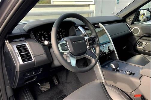 2025 Land Rover Discovery P300 S