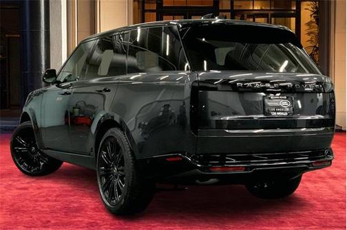 2025 Land Rover Range Rover P400 SE