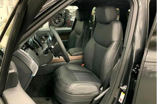2025 Land Rover Range Rover P400 SE