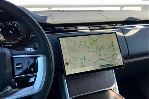 2025 Land Rover Range Rover P530 SE 7 Seat